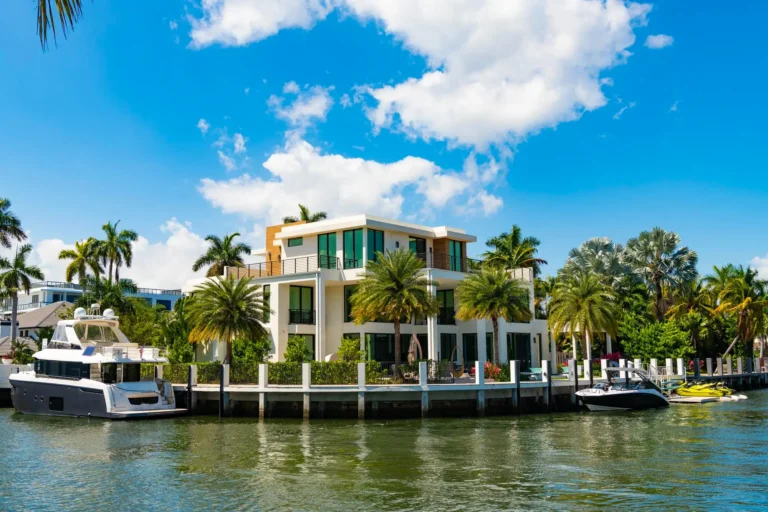 Luxury houses in Miami showcasing institutional-grade real estate opportunities for UHNW investors in 2026